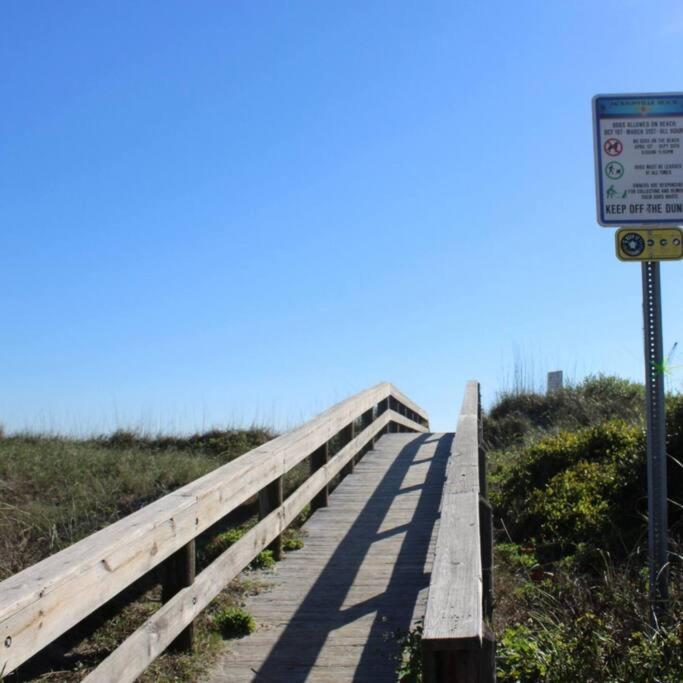 Beachside Retreat Awaits At ジャクソンビル・ビーチ エクステリア 写真